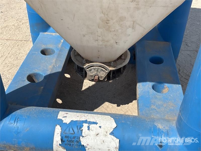 Snyder Flowmaster Plastic Hopper ماكينات زراعية - غير ذلك