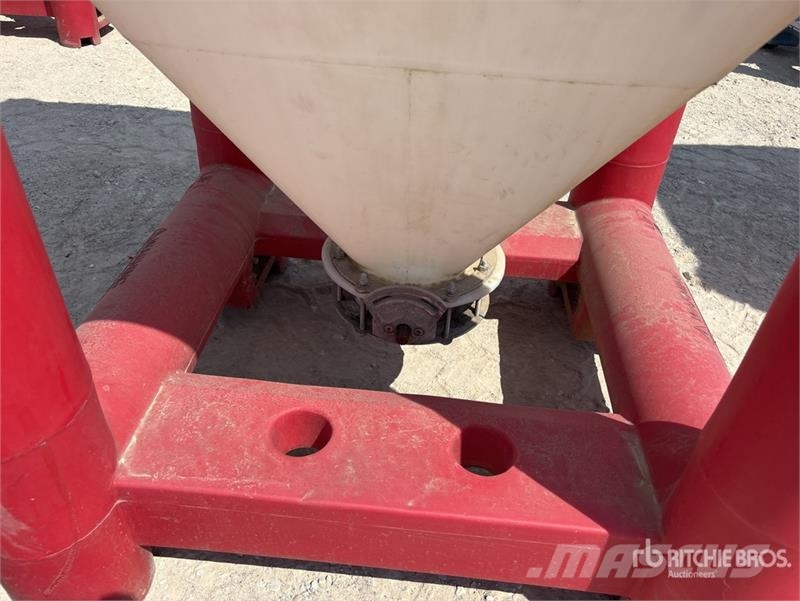Snyder Flowmaster Plastic Hopper ماكينات زراعية - غير ذلك