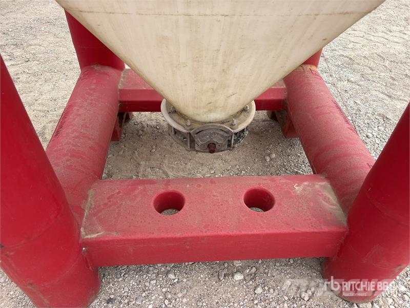 Snyder Flowmaster Plastic Hopper Otra maquinaria agrícola