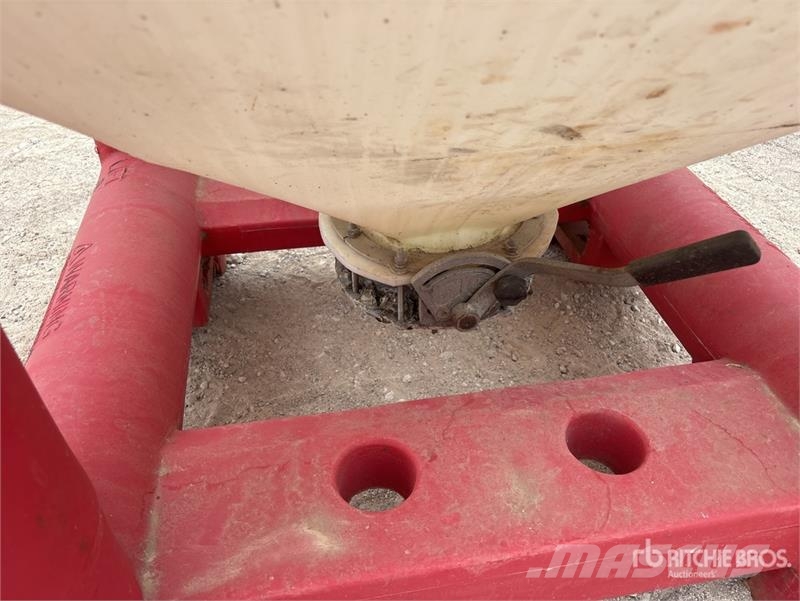 Snyder Flowmaster Plastic Hopper Otra maquinaria agrícola