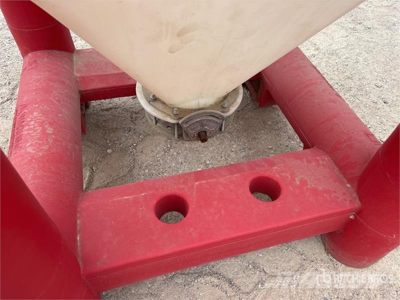 Snyder Flowmaster Plastic Hopper Otra maquinaria agrícola