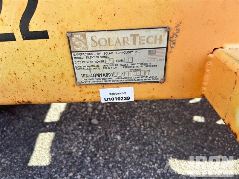 SOLAR TECH SILENT MESSENGER Arrow Board Kiti kelių tiesimo įrengimai