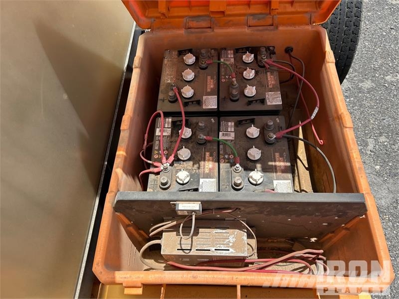 SOLAR TECH Silent Messenger Kiti kelių tiesimo įrengimai