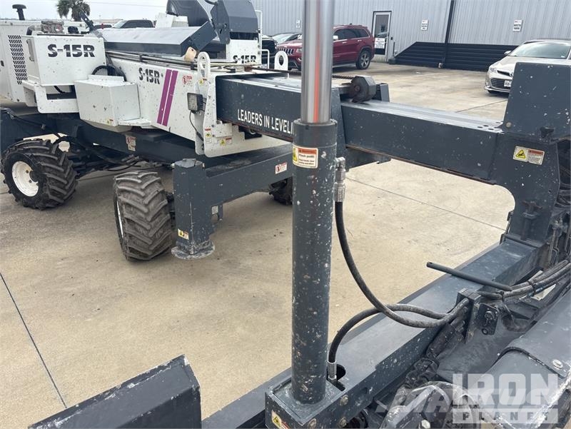 Somero S-15R CopperHead XD Laser Concrete Screed Betonelosztó gém