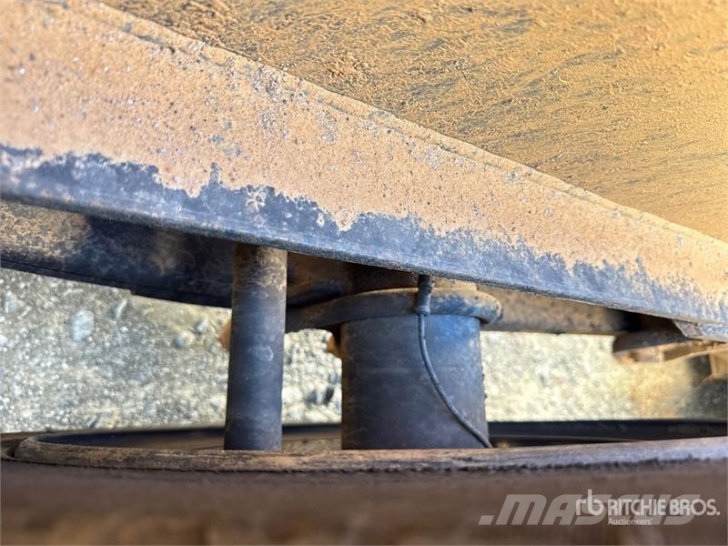  SouthAg Manufacturing DG35 T/A Removable Gooseneck 低架裝載車