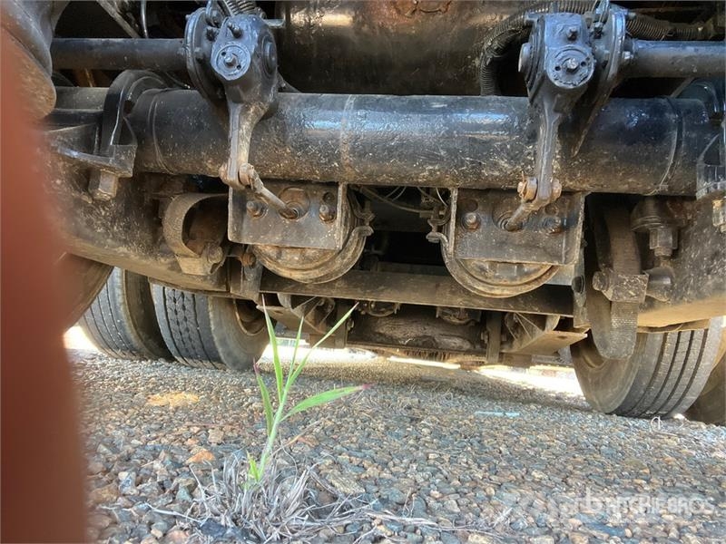 Specialized XL60 40000 lb T/A Removable Gooseneck Low loaders