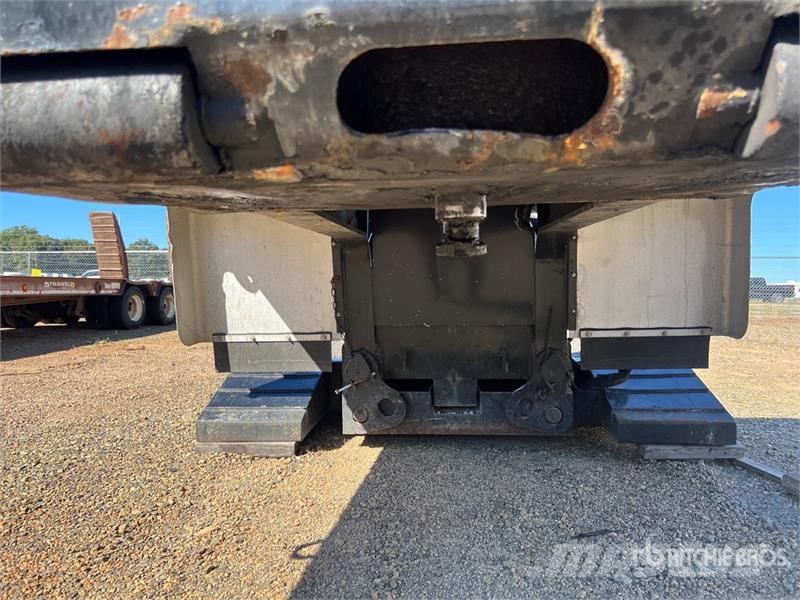 Specialized XL60 40000 lb T/A Removable Gooseneck Low loaders