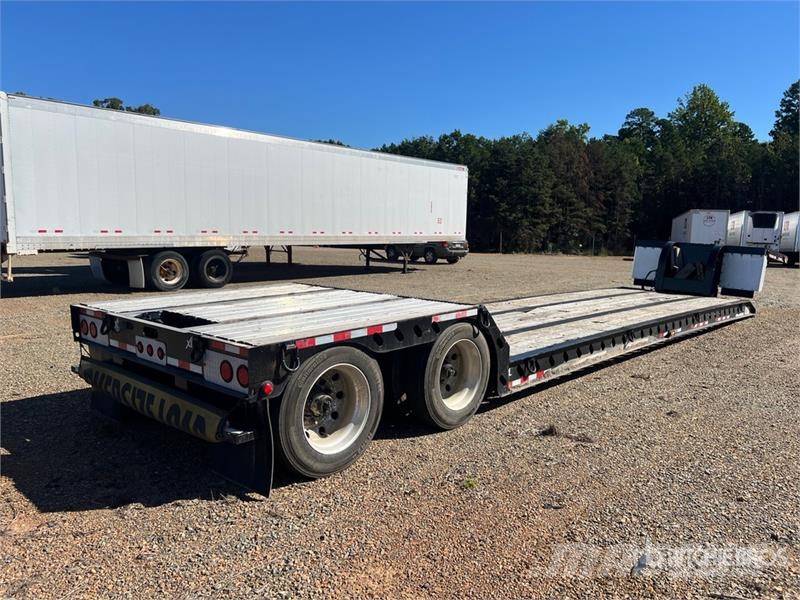 Specialized XL60 40000 lb T/A Removable Gooseneck Low loaders
