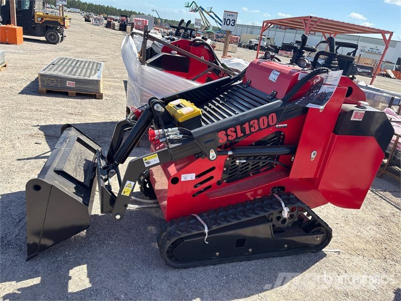  SSL1300-RED Mini Yanmar Diesel Compact Track Loade لوادر انزلاقية التوجيه