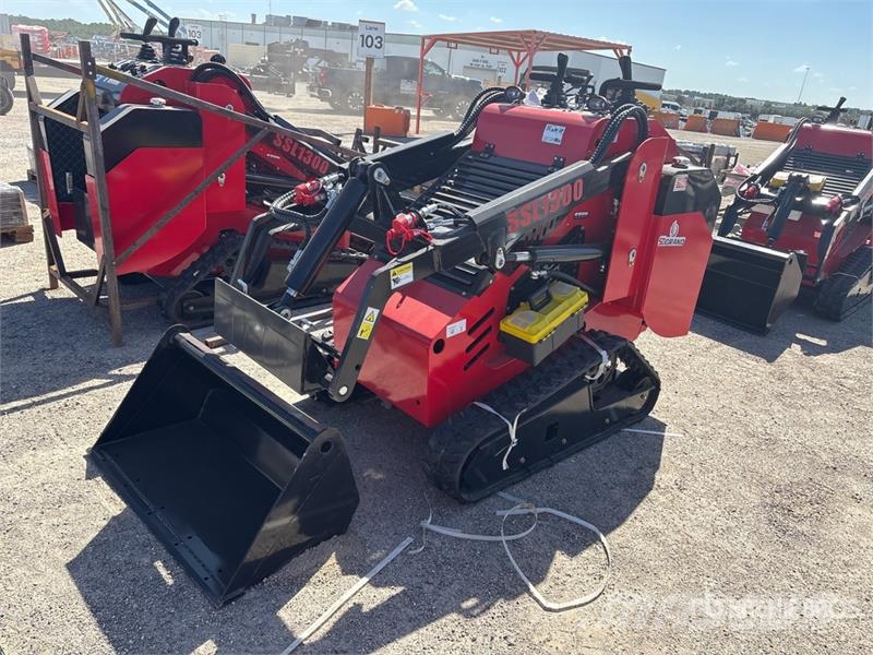  SSL1300-RED Mini Yanmar Diesel Compact Track Loade لوادر انزلاقية التوجيه
