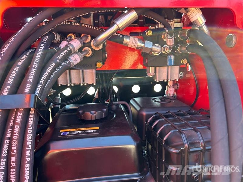 SSL60-RED Compact Track Loader (Unused) Lietoti riteņu kompaktiekrāvēji