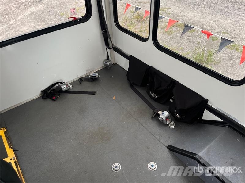 Starcraft Transit T350H 4x2 6-Seat Mini Bus Μίνι λεωφορεία