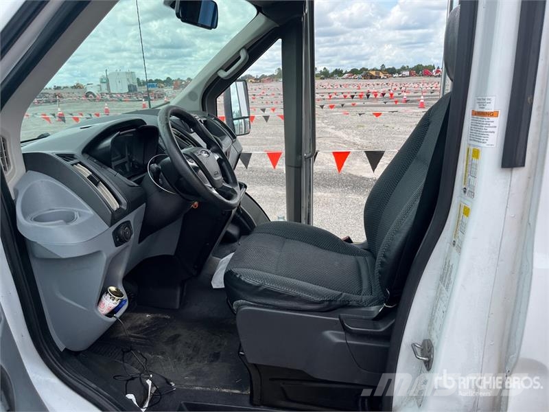 Starcraft Transit T350H 4x2 6-Seat Mini Bus Μίνι λεωφορεία