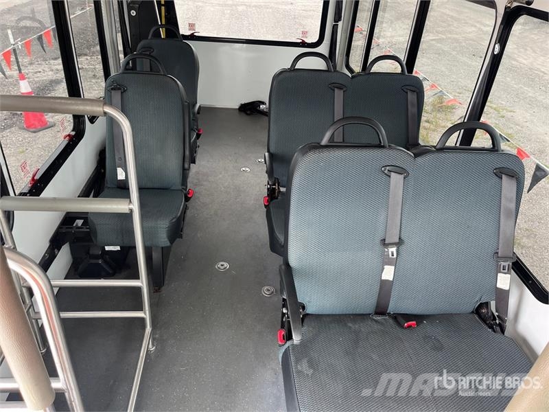 Starcraft Transit T350H 4x2 6-Seat Mini Bus Μίνι λεωφορεία
