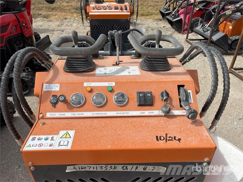 STARVOX SV-480 Mini Compact Track Loader (Unused) Skid steer loaders
