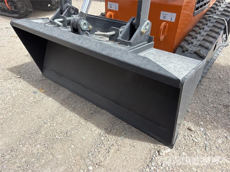 STARVOX SV-480 Mini Compact Track Loader (Unused) Skid steer loaders