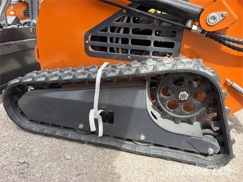 STARVOX SV-480 Mini Compact Track Loader (Unused) Skid steer loaders