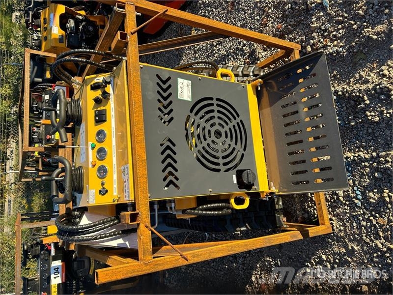  STARVOX SV-480 Mini Compact Track Loader (Unused) لوادر انزلاقية التوجيه