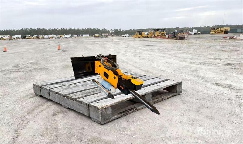 STARVOX SV-BR680 Skid Steer Breaker (Unused) 破碎锤