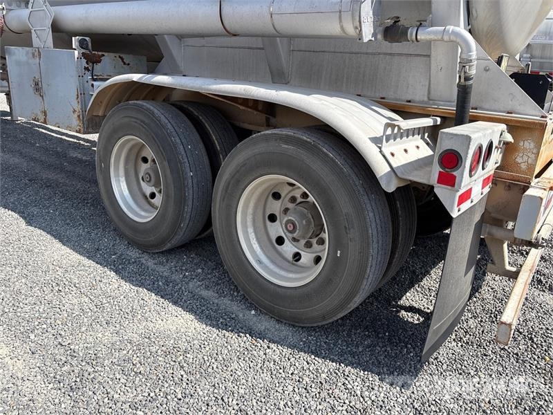 Stephens MC407 8400 gal T/A Tanker Trailer Autocisternas