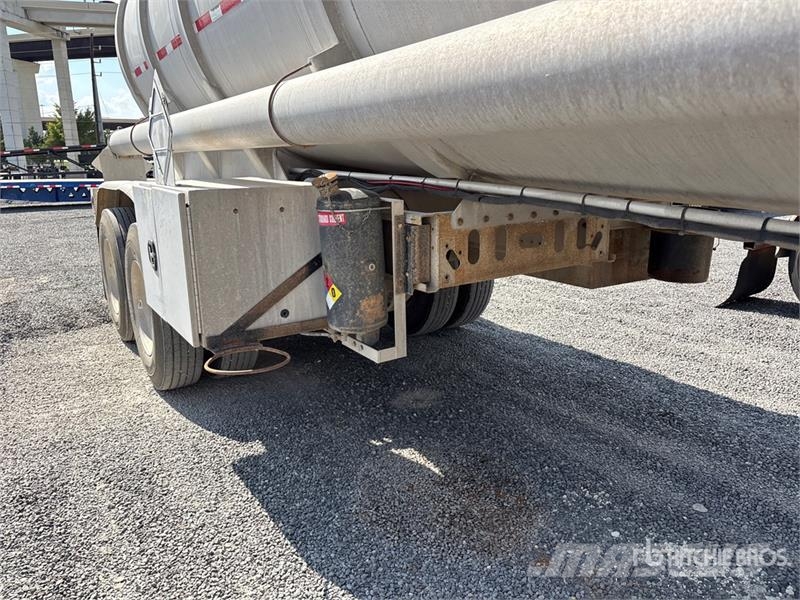 Stephens MC407 8400 gal T/A Tanker Trailer Autocisternas