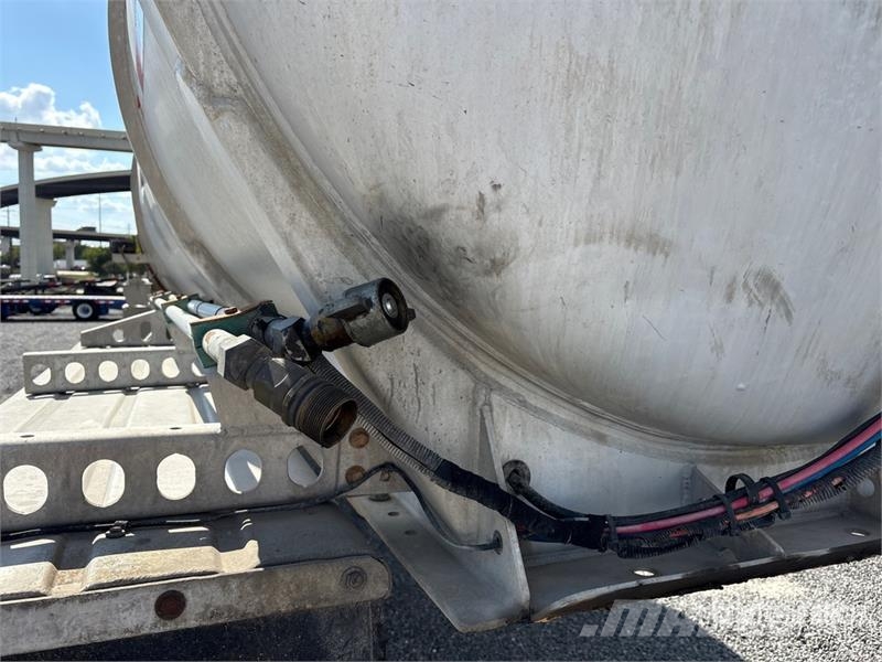 Stephens MC407 8400 gal T/A Tanker Trailer Autocisternas