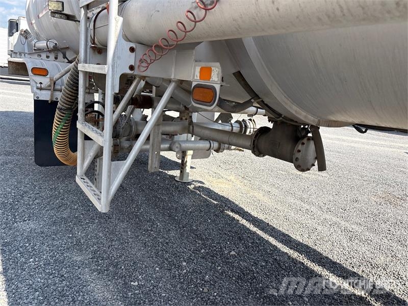 Stephens MC407 8400 gal T/A Tanker Trailer Autocisternas