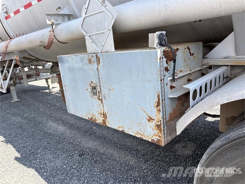 Stephens MC407 8400 gal T/A Tanker Trailer Autocisternas