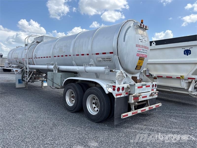 Stephens MC407 8400 gal T/A Tanker Trailer Cisterna
