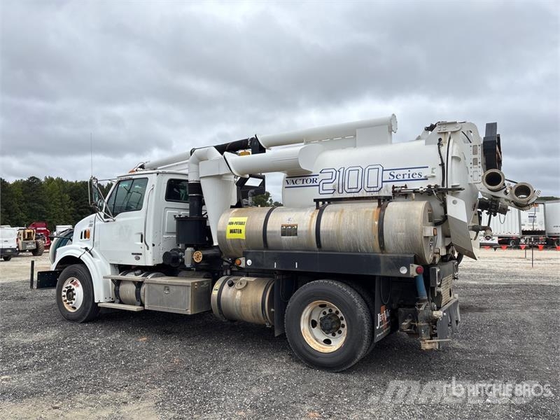 Sterling 2103-16 on Sterling 4x2 Vacuum Excavator Truck Kombinētās vakumsūkņa mašīnas