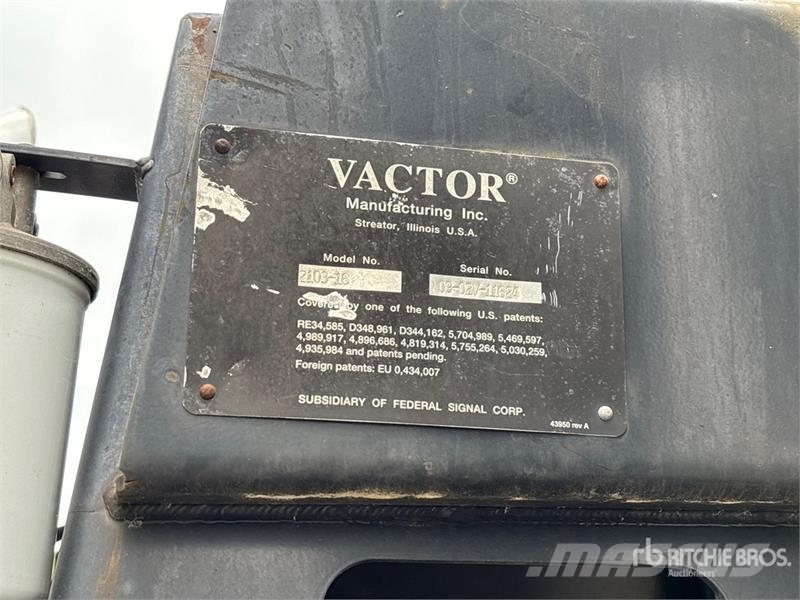 Sterling 2103-16 on Sterling 4x2 Vacuum Excavator Truck Kombinētās vakumsūkņa mašīnas