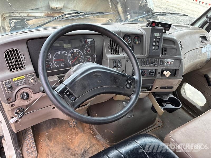 Sterling 2103-16 on Sterling 4x2 Vacuum Excavator Truck Kombinētās vakumsūkņa mašīnas
