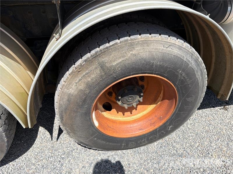 Sterling 2112 on Sterling LT9500 6x4 Sewer Cleaner Truck Slamsugere