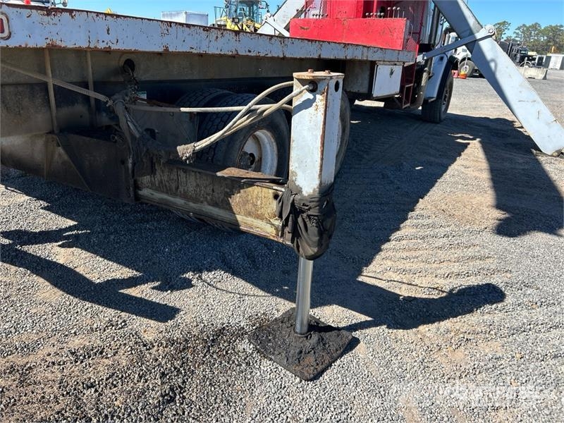 Sterling 3892C 56000 lb Straight Boom on Sterling LT7500 6x Smagās mašīnas ar celtni