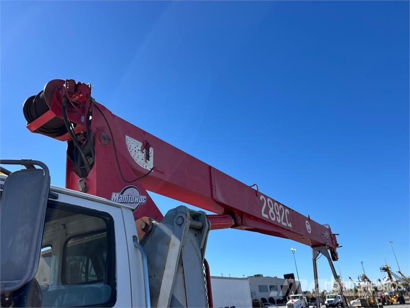Sterling 3892C 56000 lb Straight Boom on Sterling LT7500 6x Smagās mašīnas ar celtni