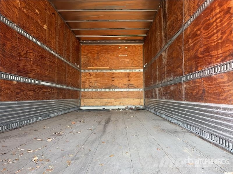 Sterling Acterra Camiones caja cerrada