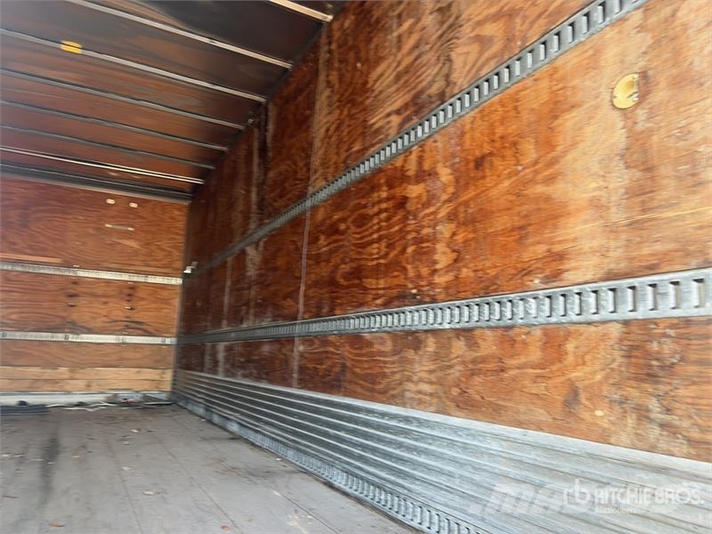 Sterling Acterra Camiones caja cerrada