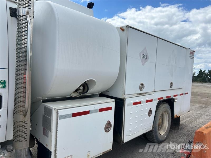 Sterling Acterra 4x2 Fuel and Lube Truck Cysterna