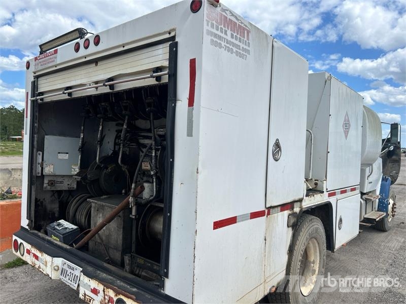 Sterling Acterra 4x2 Fuel and Lube Truck Cysterna