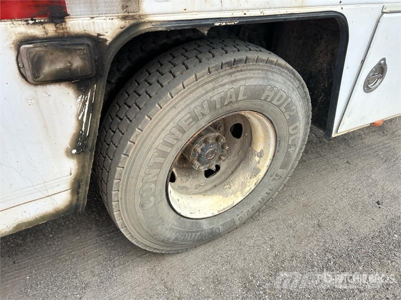 Sterling Acterra 4x2 Fuel and Lube Truck Cysterna