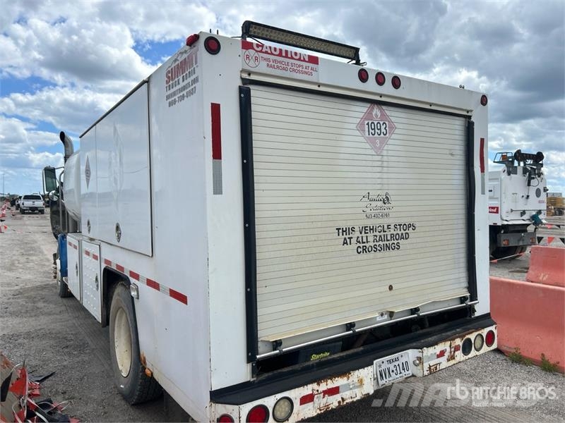 Sterling Acterra 4x2 Fuel and Lube Truck Cysterna