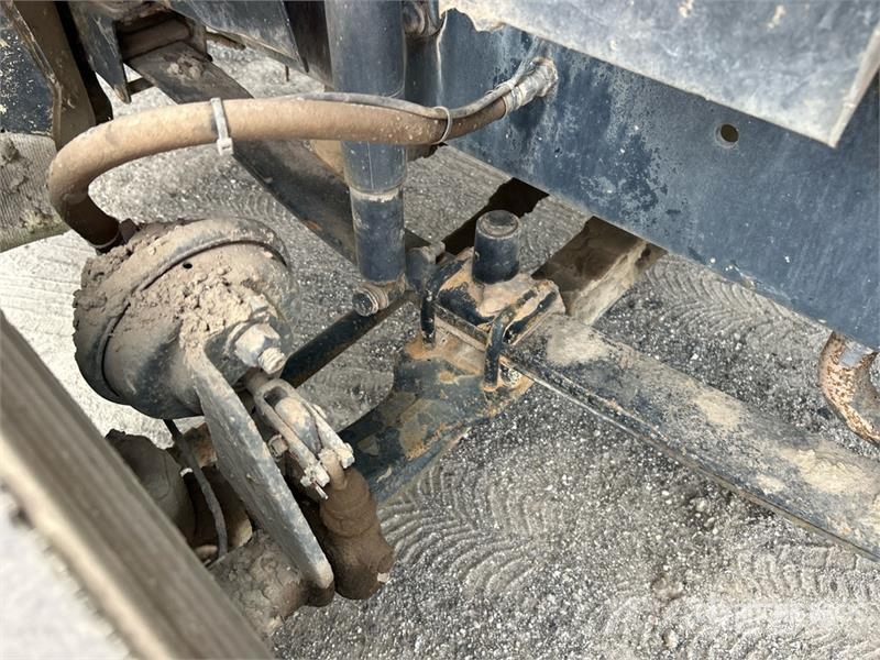 Sterling Acterra 4x2 Fuel and Lube Truck Cysterna