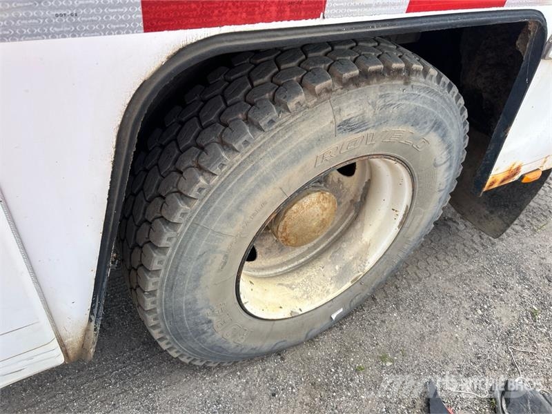 Sterling Acterra 4x2 Fuel and Lube Truck Cysterna