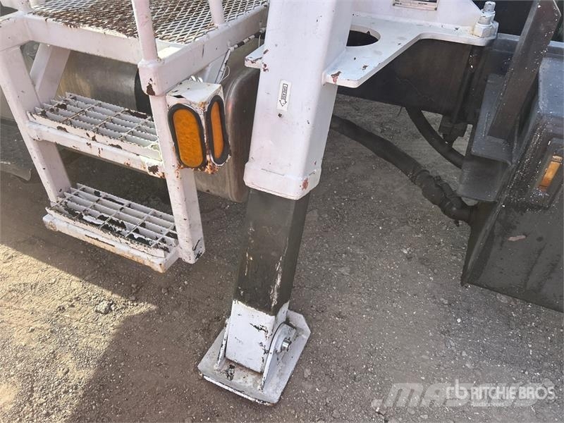 Sterling Acterra 4x2 Grapple Truck Grabulje