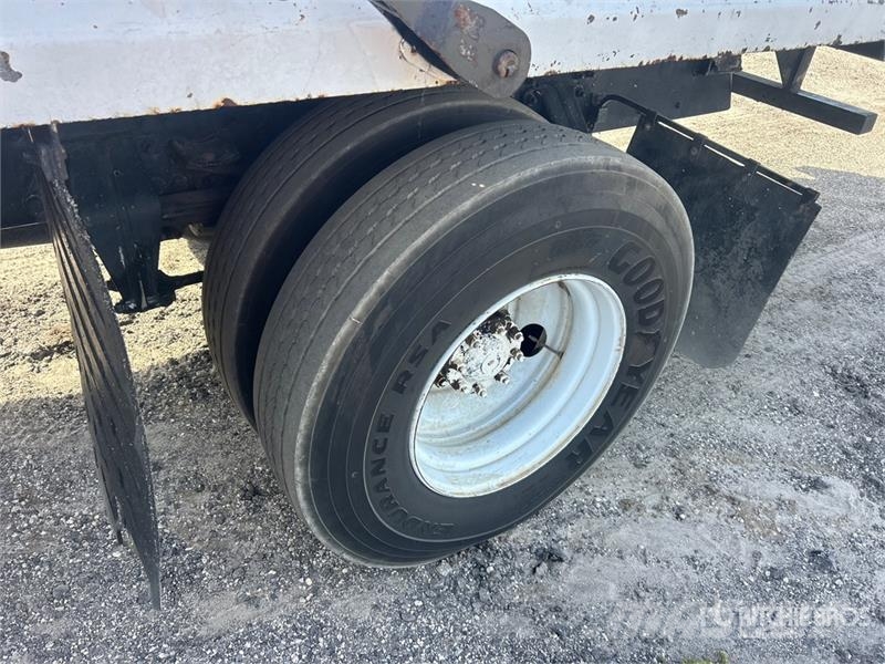 Sterling Acterra 4x2 Grapple Truck Grabulje