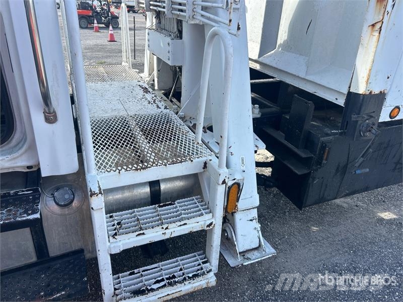 Sterling Acterra 4x2 Grapple Truck Grabulje
