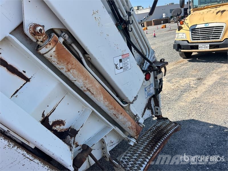 Sterling L7500 Waste trucks