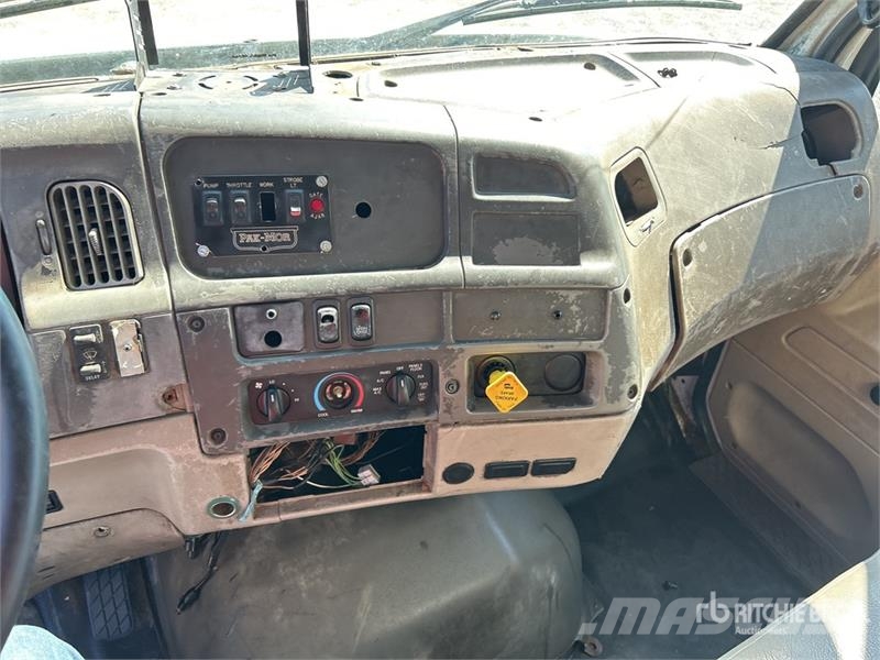 Sterling L7500 Waste trucks