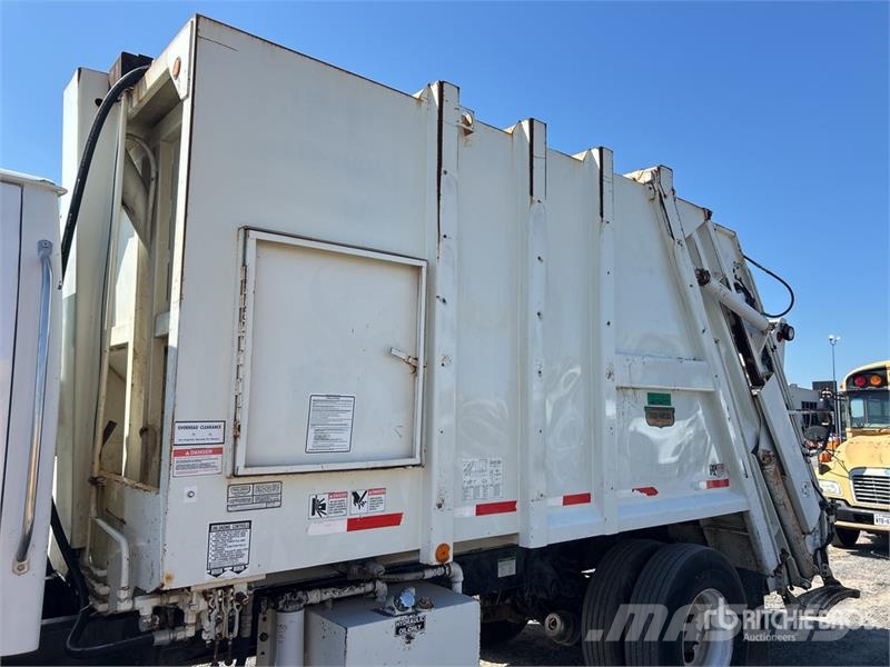 Sterling L7500 Waste trucks