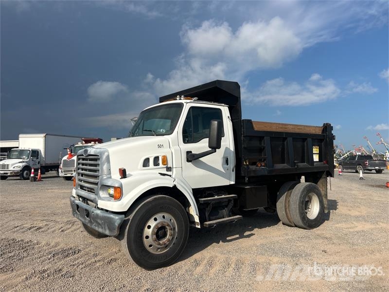 Sterling L7500 شاحنات قلابة
